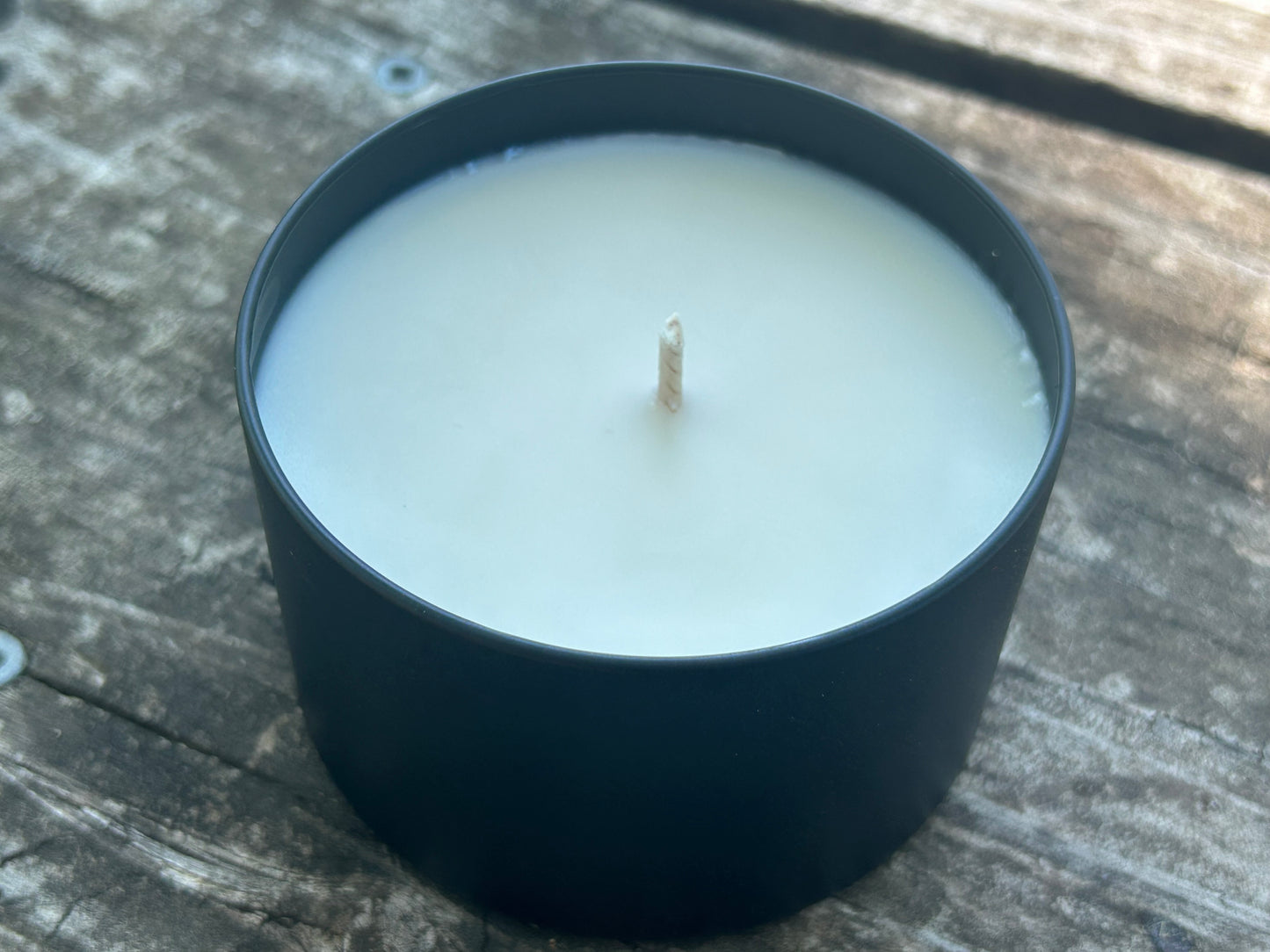 Clean Sheets - Fresh Linen Scented Odor Eliminating Soy Candle