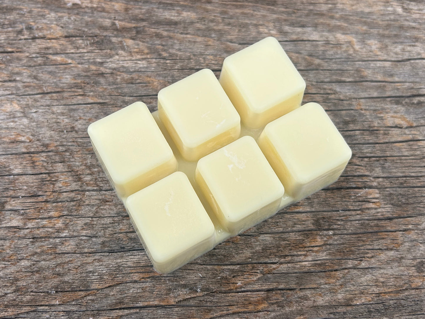 Rise - Jasmine Chamomile & Patchouli Scented Soy Wax Melt