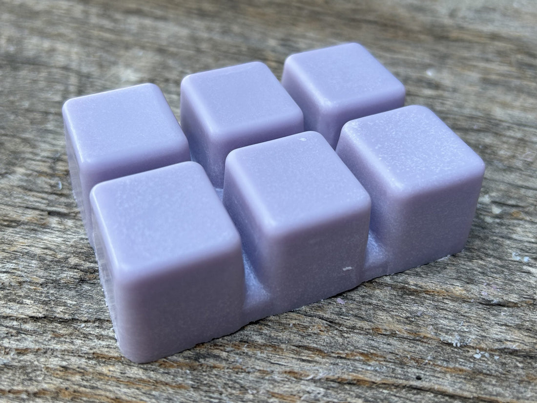 The Best Fruity Wax Melt Scents (And Where to Melt Them)