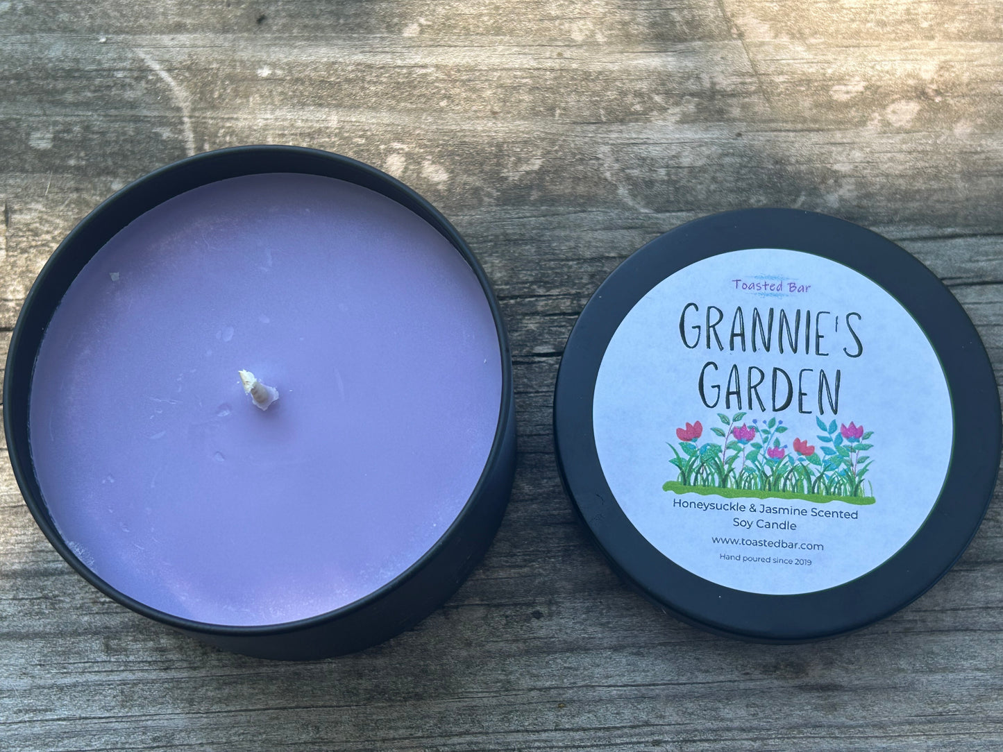 Grannie's Garden - Honeysuckle and Jasmine Scented Soy Candle