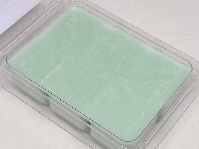 Trimmin the Fir - Christmas Tree Scented Soy Wax Melt image 2