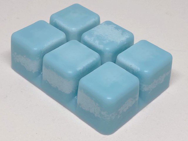 Rudolph's Frosted Berries - Frosted Juniper Scented Soy Wax Melt image 3