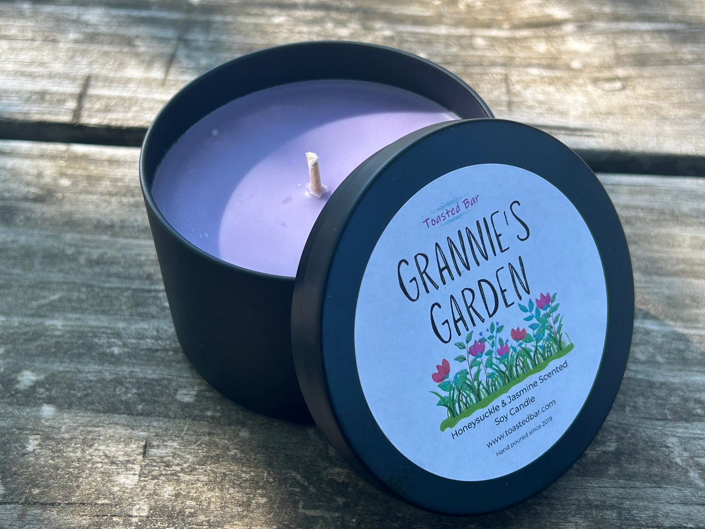 Grannie's Garden - Honeysuckle and Jasmine Scented Soy Candle